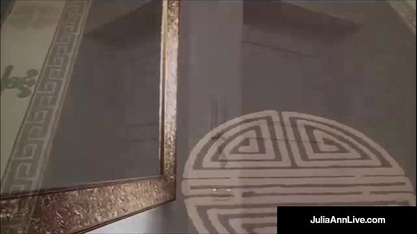 Стильная милфа Julia Ann шпилит Denis Marti и получает сперму в рот!