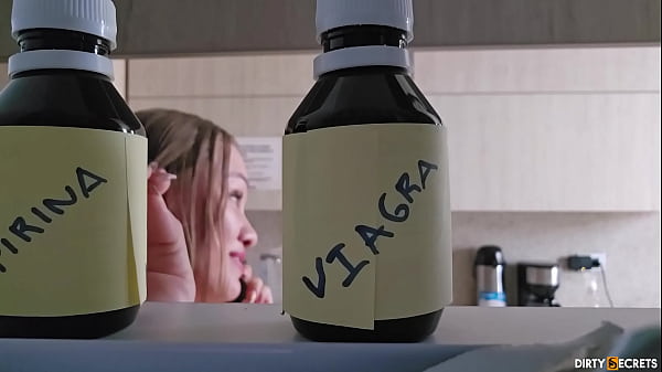 Мачеха виагру дала, мы жарились всю ночь